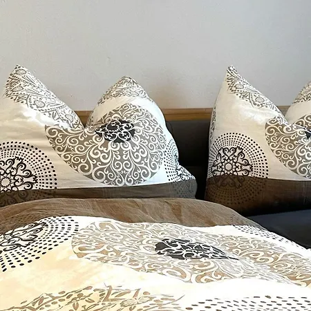 Schoene Ferienwohnung, Familienfreundlich 130m2 Daire *